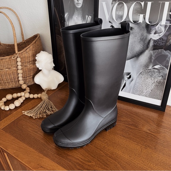SOLD ❌ BLACK RAIN BOOTS SIZE 6 #0306 - Picture 6 of 8